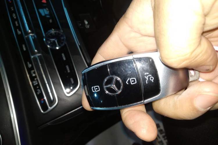 Used Mercedes-Benz E-Class 2016 E 200 L Sport Edition Interior 1