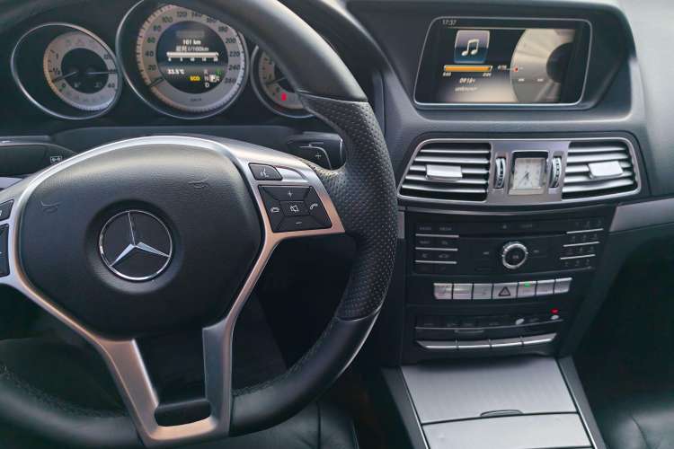 Used Mercedes-Benz E-Class 2016 E 200 Coupe Dynamic Edition Interior 2