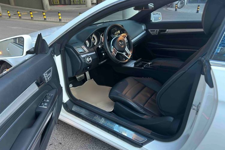 Used Mercedes-Benz E-Class 2016 E 260 Coupe Dynamic Edition Interior 2