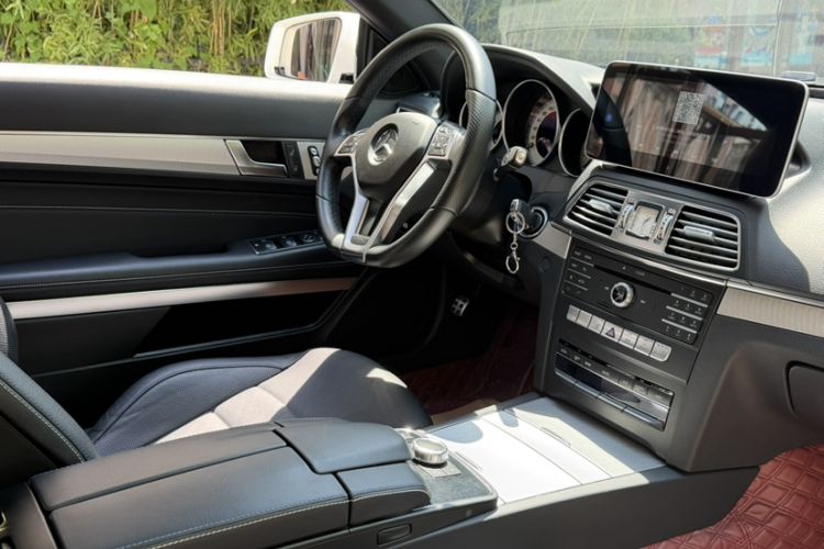Used Mercedes-Benz E-Class 2016 E 200 Coupe Dynamic Edition Interior 2