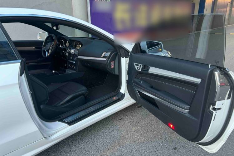 Used Mercedes-Benz E-Class 2016 E 260 Coupe Dynamic Edition Interior 3