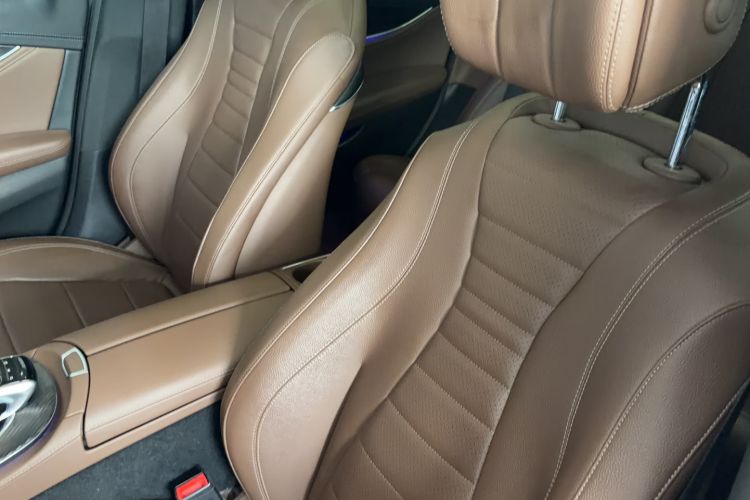 Used Mercedes-Benz E-Class 2016 E 300 L Sporty and Stylish Model Interior 3
