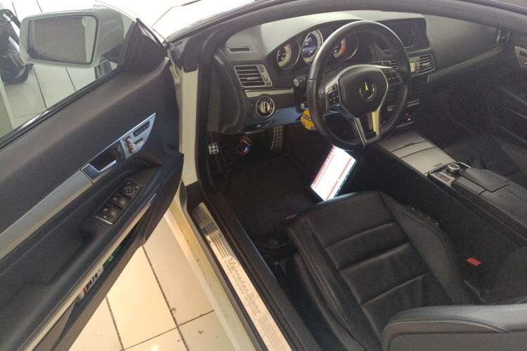 Used Mercedes-Benz E-Class 2016 E 200 Coupe Dynamic Edition Interior 3