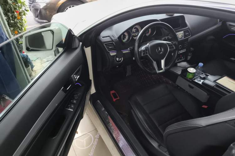 Used Mercedes-Benz E-Class 2016 E 200 Coupe Dynamic Edition Interior 3