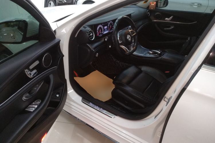 Used Mercedes-Benz E-Class 2016 E 200 L Sport Edition Interior 3