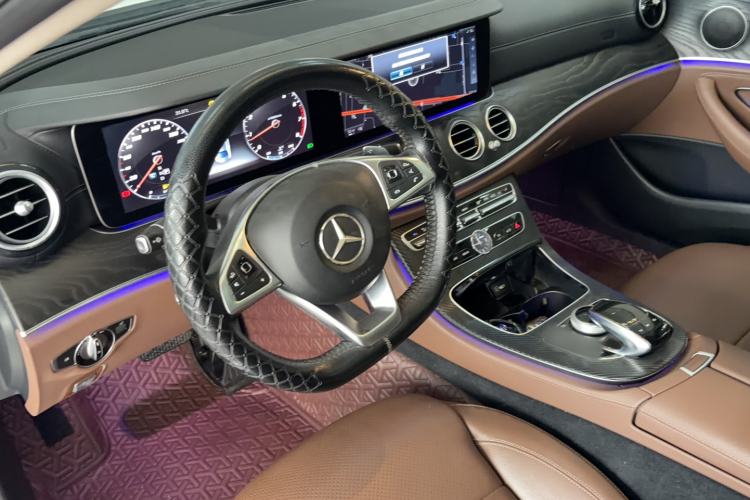 Used Mercedes-Benz E-Class 2016 E 300 L Sporty and Stylish Model Interior 4
