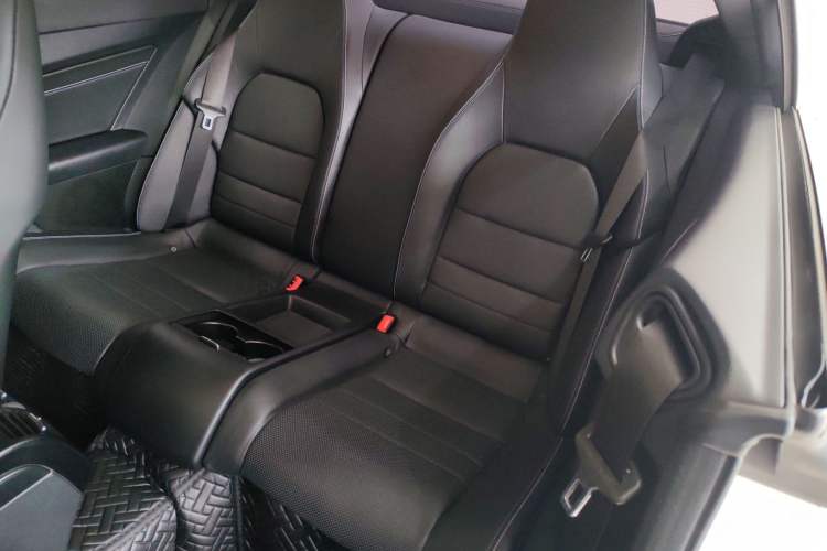 Used Mercedes-Benz E-Class 2016 E 200 Coupe Dynamic Edition Interior 4