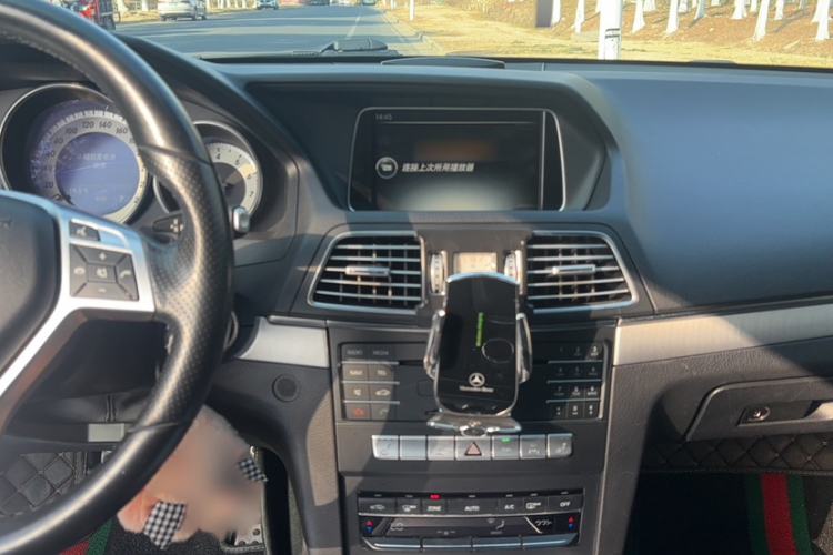 Used Mercedes-Benz E-Class 2016 E 260 Coupe Dynamic Edition Interior 4