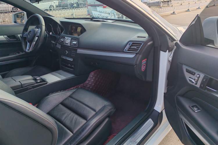 Used Mercedes-Benz E-Class 2016 E 200 Coupe Dynamic Edition Interior 5