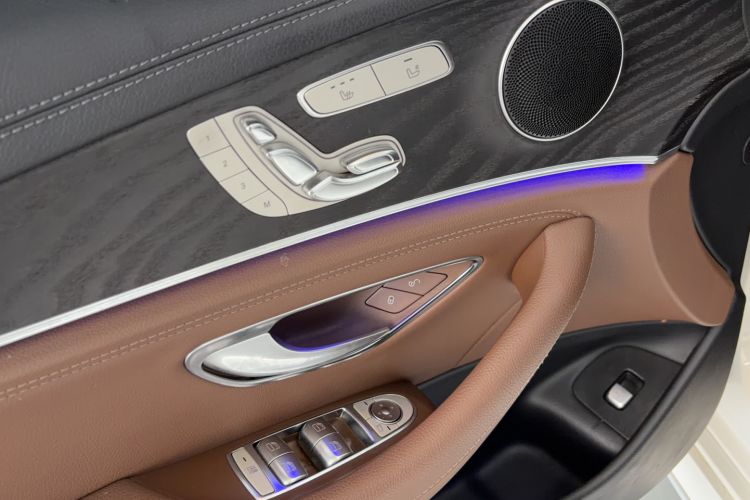 Used Mercedes-Benz E-Class 2016 E 300 L Sporty and Stylish Model Interior 5