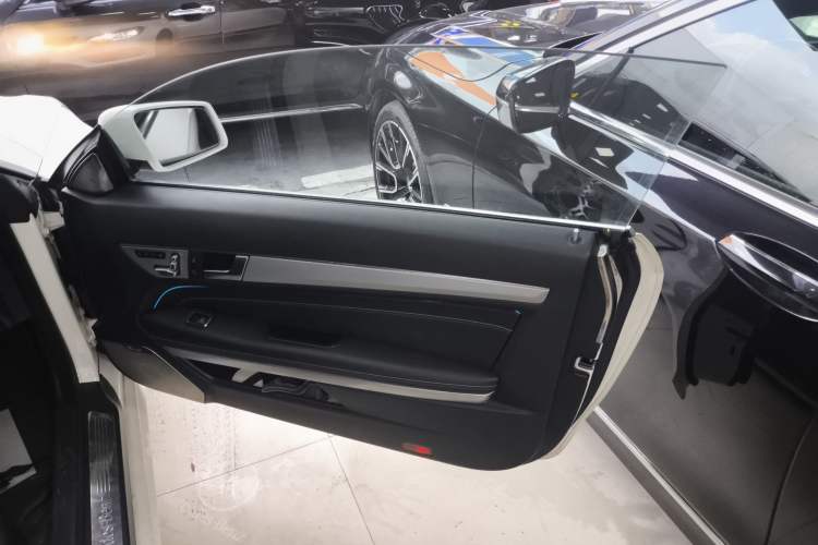 Used Mercedes-Benz E-Class 2016 E 200 Coupe Dynamic Edition Interior 5