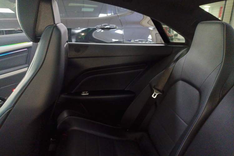Used Mercedes-Benz E-Class 2016 E 260 Coupe Dynamic Edition Interior 6