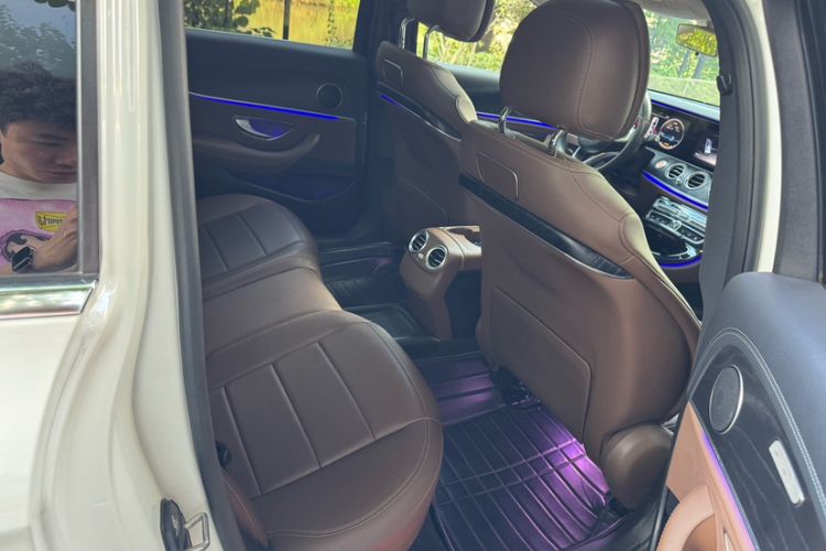 Used Mercedes-Benz E-Class 2016 E 200 L Sport Edition Interior 6