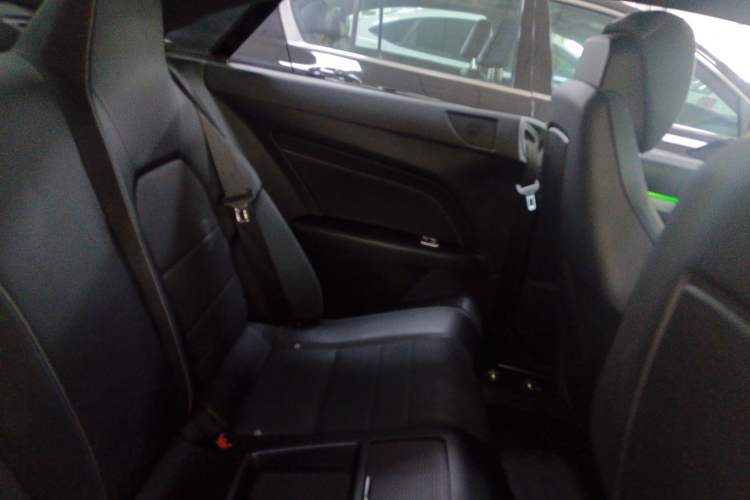 Used Mercedes-Benz E-Class 2016 E 260 Coupe Dynamic Edition Interior 8