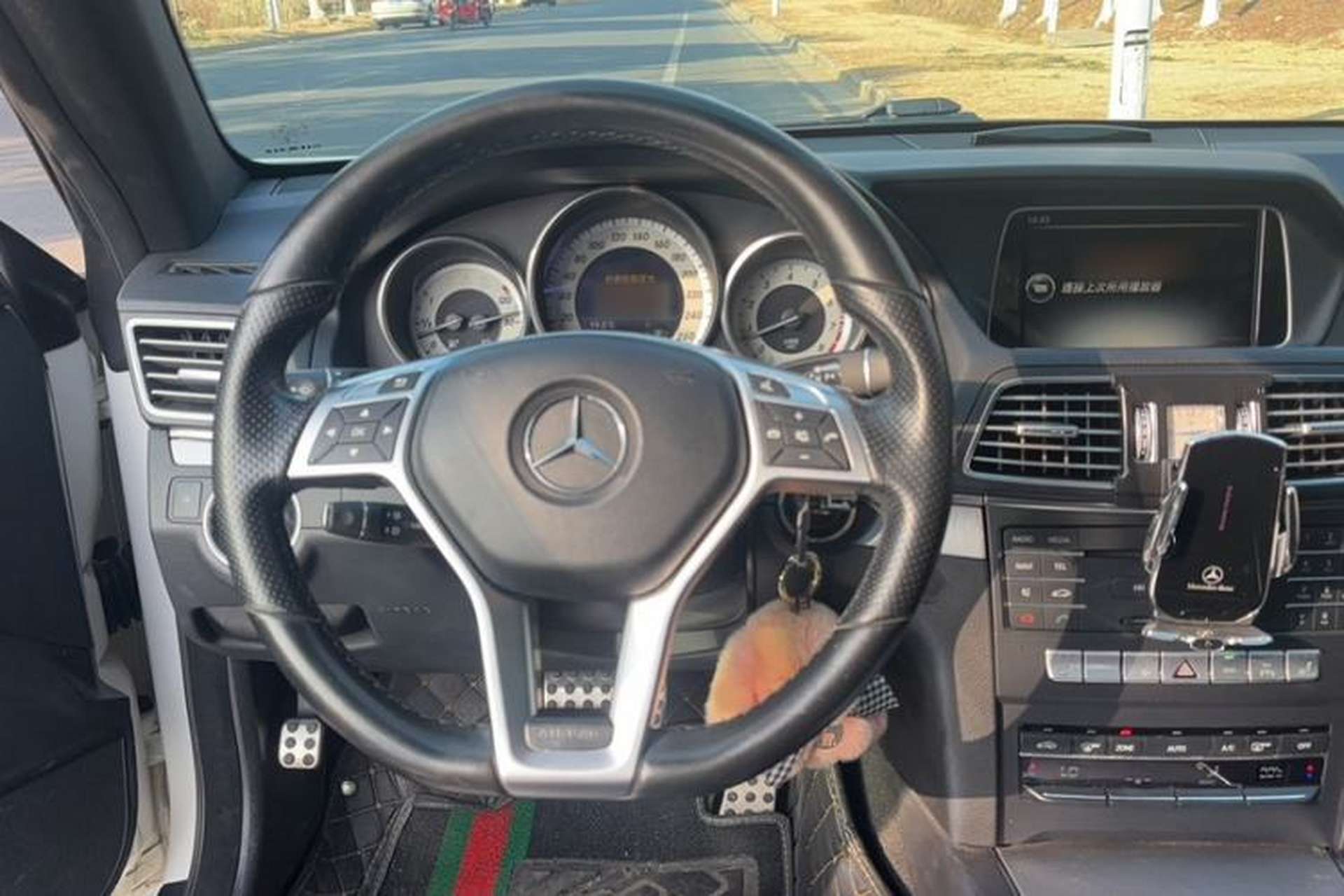 Used Mercedes-Benz E-Class 2016 E 260 Coupe Dynamic Edition Interior 9