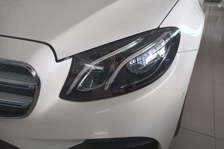 Used Mercedes-Benz E-Class 2016 E 300 L Sport Luxury Model Left Front Headlight
