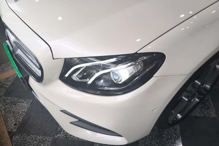 Used Mercedes-Benz E-Class 2016 E 300 L Sport Luxury Model Left Front Headlight