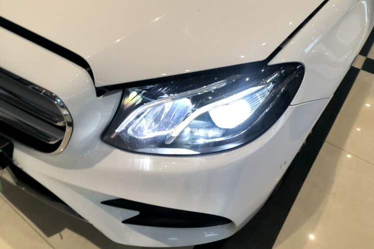 Used Mercedes-Benz E-Class 2016 E 300 L Sport Luxury Model Left Front Headlight