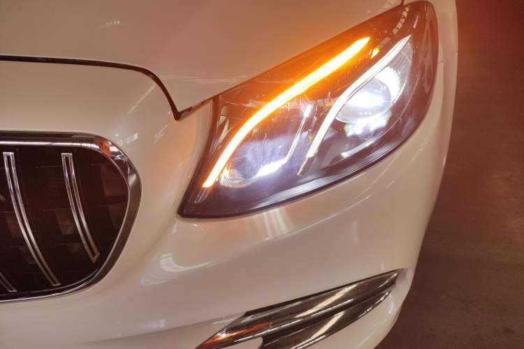 Used Mercedes-Benz E-Class 2016 E 300 L Sport Luxury Model Left Front Headlight