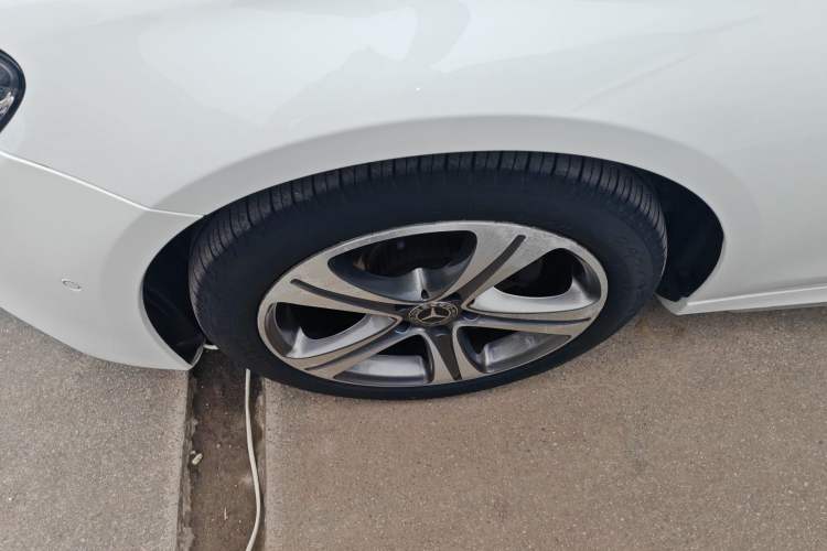 Used Mercedes-Benz E-Class 2016 E 200 L Sport Edition Left Front Wheel Hub
