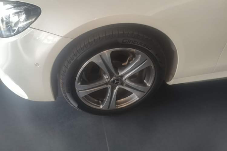 Used Mercedes-Benz E-Class 2016 E 200 L Sport Edition Left Front Wheel Hub