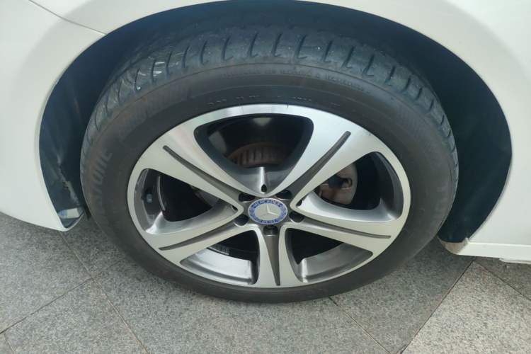 Used Mercedes-Benz E-Class 2016 E 200 L Sport Edition Left Front Wheel Hub