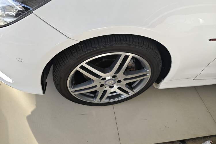 Used Mercedes-Benz E-Class 2016 E 200 Coupe Dynamic Edition Left Front Wheel Hub