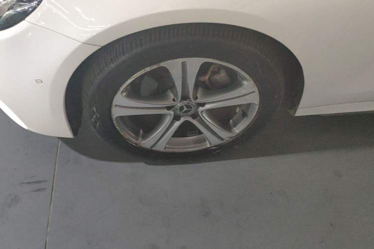 Used Mercedes-Benz E-Class 2016 E 200 L Sport Edition Left Front Wheel Hub