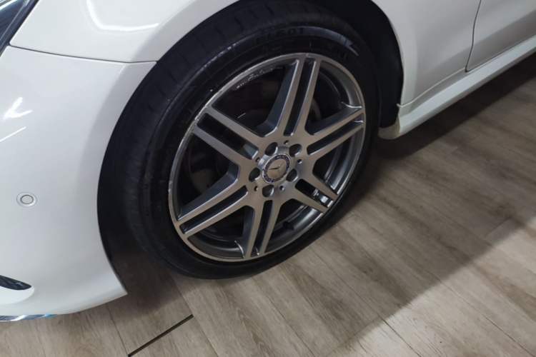 Used Mercedes-Benz E-Class 2016 E 200 Coupe Dynamic Edition Left Front Wheel Hub