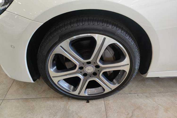 Used Mercedes-Benz E-Class 2016 E 300 L Sport Luxury Model Left Front Wheel Hub