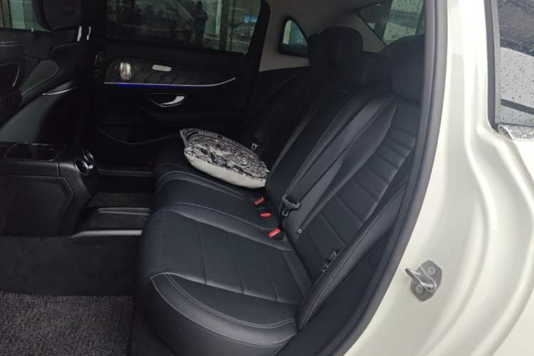 Used Mercedes-Benz E-Class 2016 E 300 L Sporty and Stylish Model Left Rear Seat