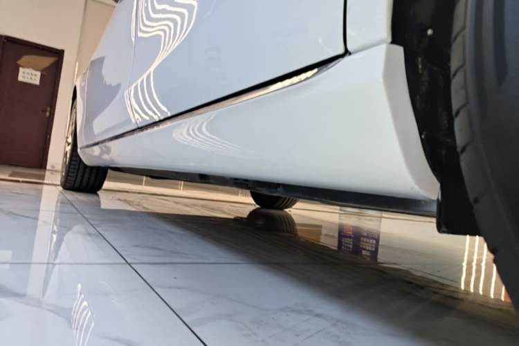 Used Mercedes-Benz E-Class 2016 E 200 L Left Side Sill