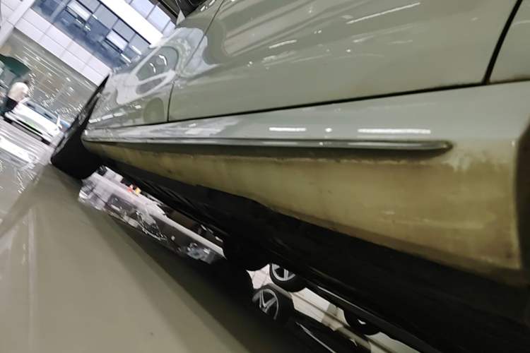 Used Mercedes-Benz E-Class 2016 E 200 L Sport Edition Left Side Sill