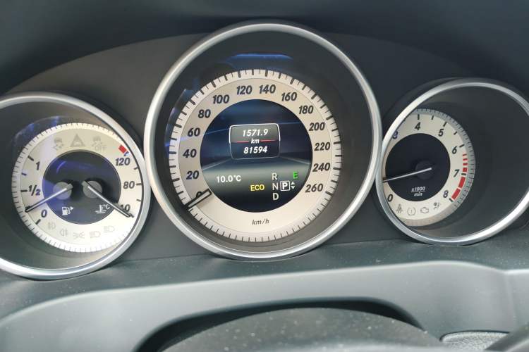Used Mercedes-Benz E-Class 2016 E 200 Coupe Dynamic Edition Odometer Close Up