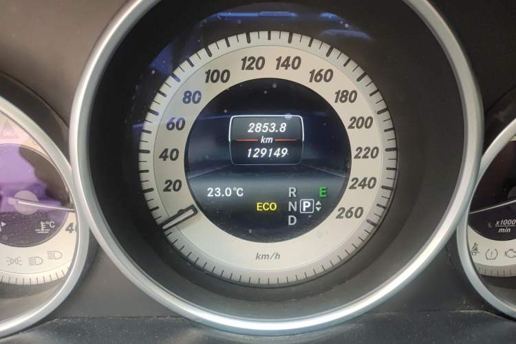 Used Mercedes-Benz E-Class 2016 E 200 Coupe Dynamic Edition Odometer Close Up
