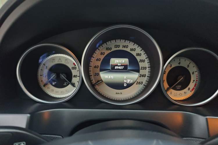 Used Mercedes-Benz E-Class 2016 E 200 Coupe Dynamic Edition Odometer Close Up