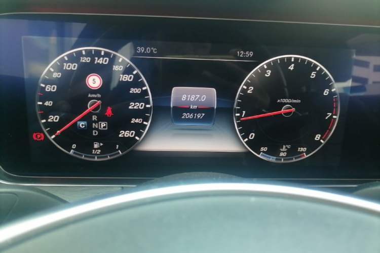 Used Mercedes-Benz E-Class 2016 E 200 L Sport Edition Odometer Close Up