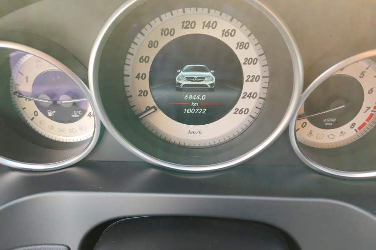 Used Mercedes-Benz E-Class 2016 E 200 Coupe Dynamic Edition Odometer Close Up