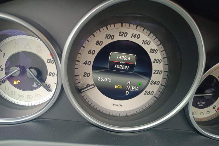 Used Mercedes-Benz E-Class 2016 E 200 Coupe Dynamic Edition Odometer Close Up