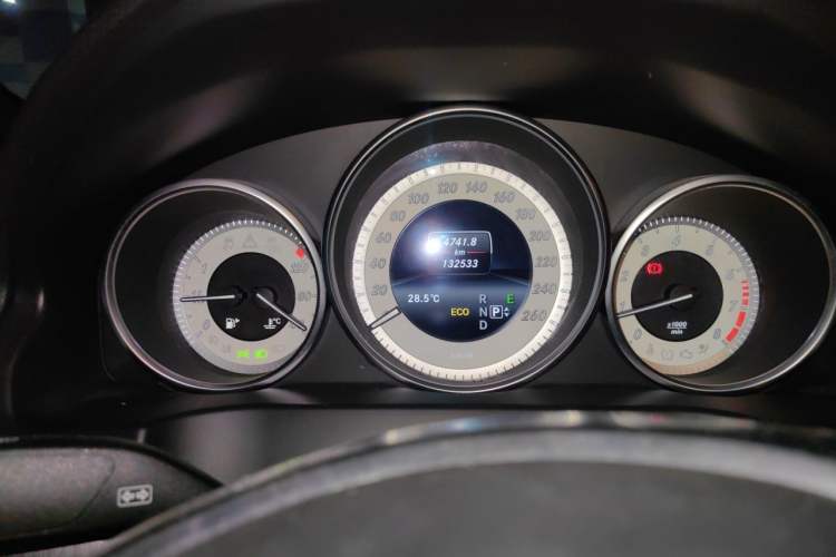 Used Mercedes-Benz E-Class 2016 E 200 Coupe Dynamic Edition Odometer Close Up