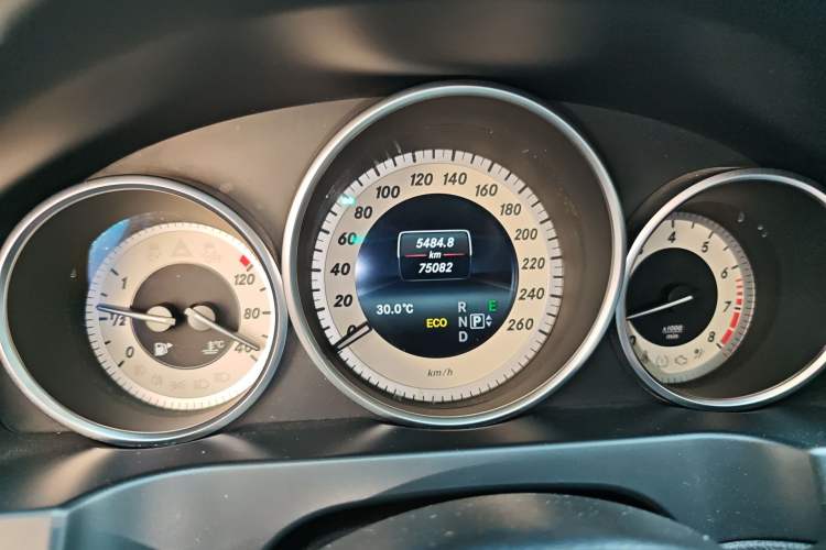 Used Mercedes-Benz E-Class 2016 E 200 Coupe Dynamic Edition Odometer Close Up