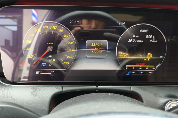 Used Mercedes-Benz E-Class 2016 E 200 L Sport Edition Odometer Close Up