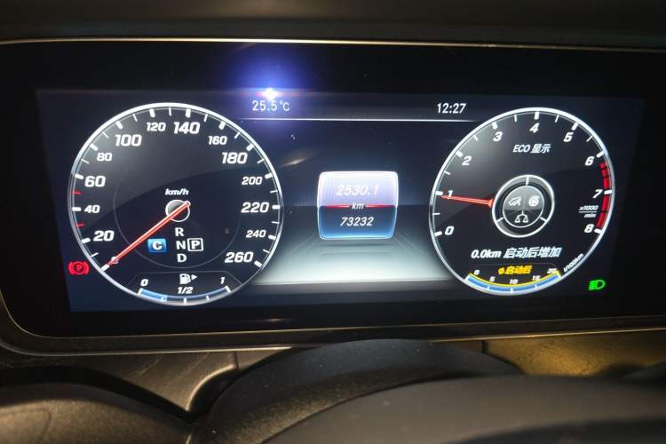 Used Mercedes-Benz E-Class 2016 E 200 L Sport Edition Odometer Close Up