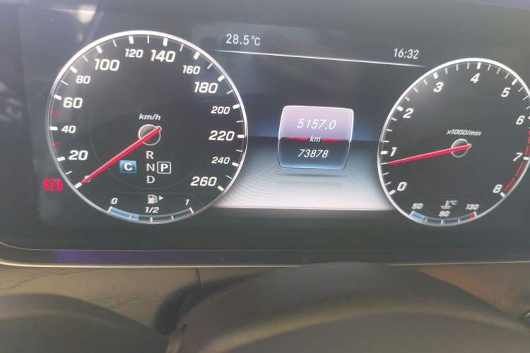 Used Mercedes-Benz E-Class 2016 E 200 L Sport Edition Odometer Close Up