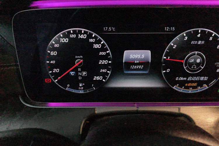 Used Mercedes-Benz E-Class 2016 E 200 L Sport Edition Odometer Close Up