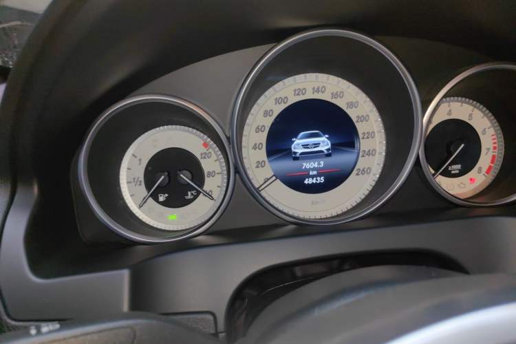 Used Mercedes-Benz E-Class 2016 E 260 Coupe Dynamic Edition Odometer Close Up