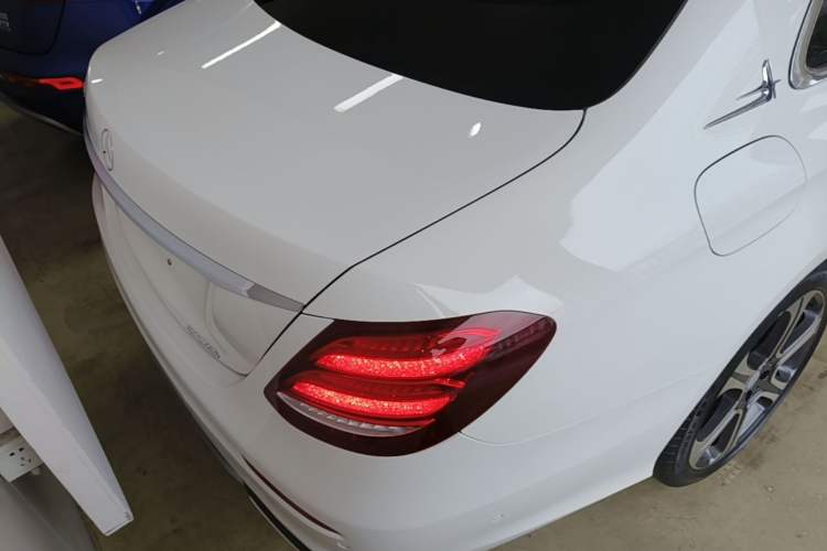 Used Mercedes-Benz E-Class 2016 E 300 L Sporty and Stylish Model Rear Right 45 Deg