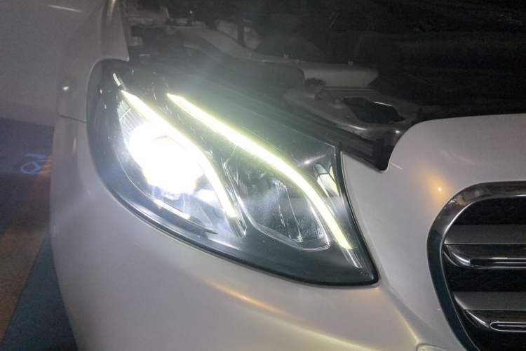 Used Mercedes-Benz E-Class 2016 E 200 L Sport Edition Right Front Headlight