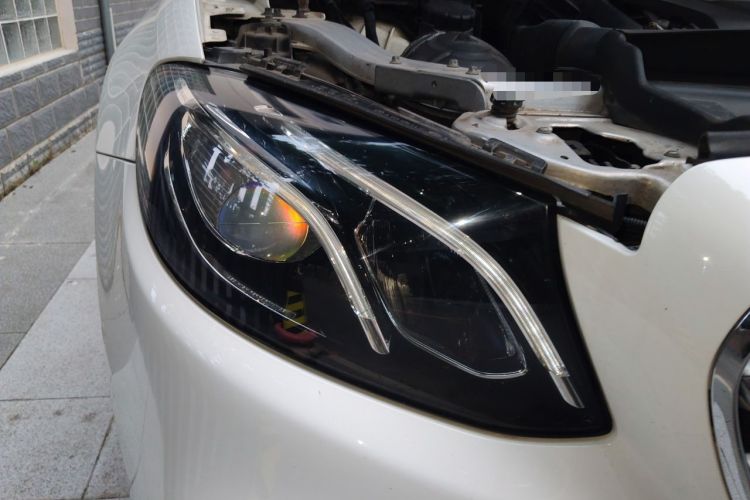 Used Mercedes-Benz E-Class 2016 E 300 L Sporty and Stylish Model Right Front Headlight