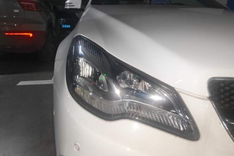 Used Mercedes-Benz E-Class 2016 E 200 Coupe Dynamic Edition Right Front Headlight